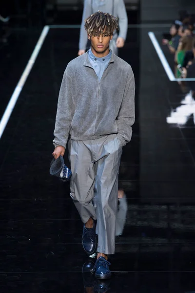 Look 14